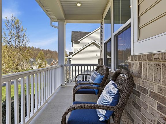 3rd image of 4454 Walnut Ridge Cir