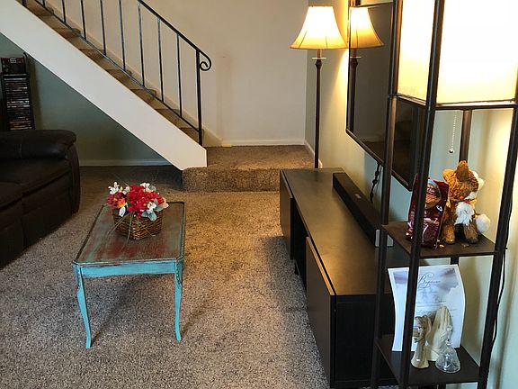 2nd image of 3254 Lupine Dr