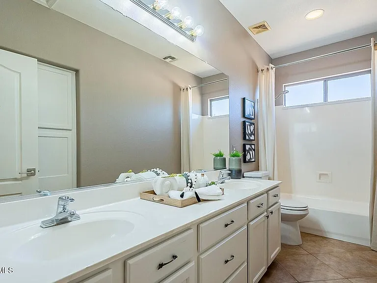 1863 E Flintlock Way — Photo 42
