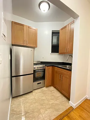 Rented by Bond New York | media 7