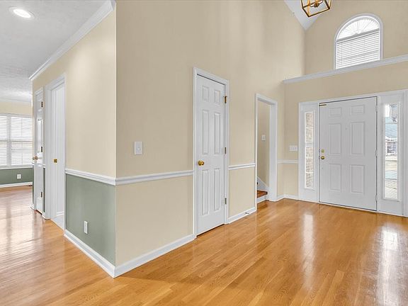 4th image of 2519 Mission Ridge Dr