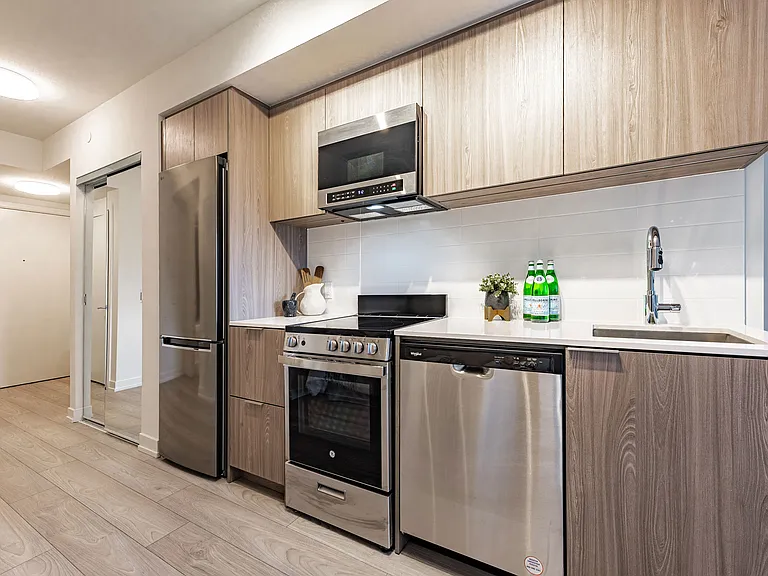 223 Redpath Ave — Photo 28