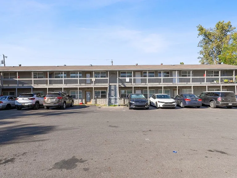 474 E Norwich Ave — Photo 20