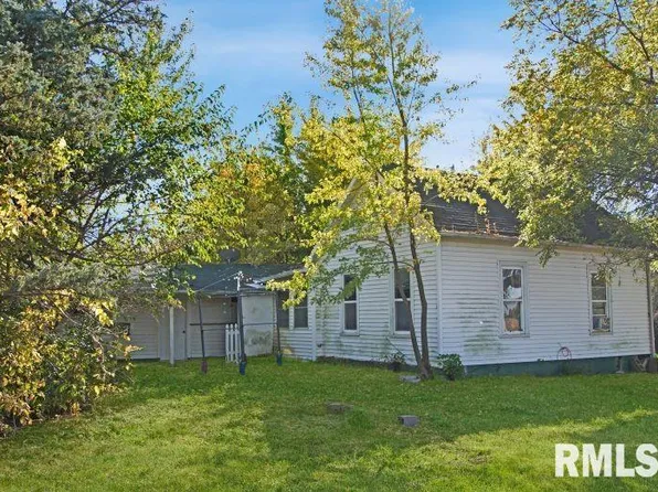 100 S 3rd St, Wyoming, IL 61491