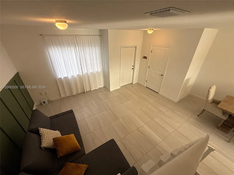 412 NW 12th Pl — Photo 14