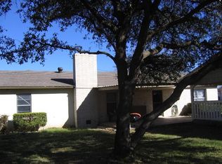 925 W 3rd St, Mc Gregor, TX 76657