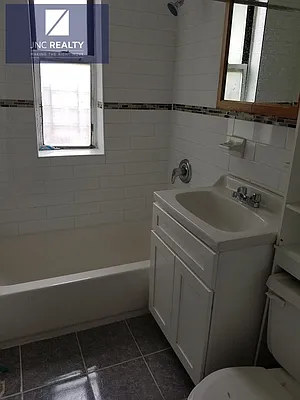 Rented by Voro, LLC | media 16