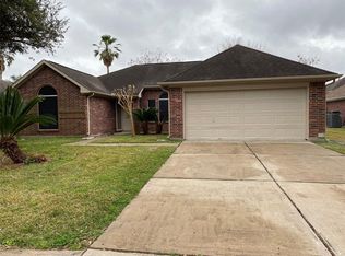5229 Glenpark Dr, La Porte, TX 77571