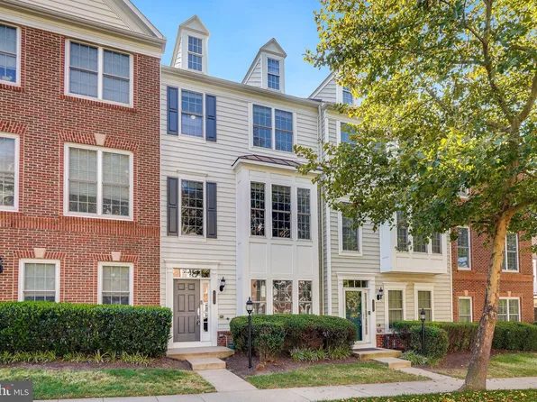 14899 Potomac Branch Dr, Woodbridge, VA 22191