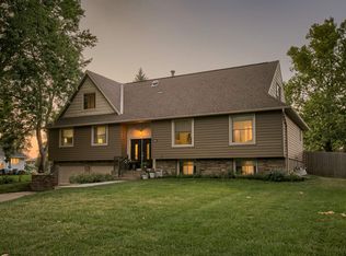 12516 Hickory Rd, Omaha, NE 68144