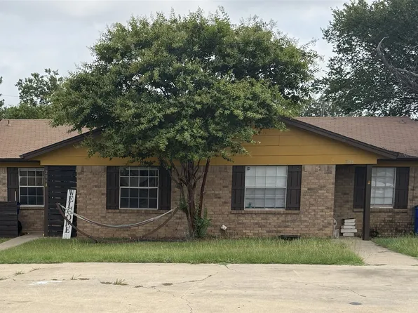 206 Pine Meadow Dr, Kennedale, TX 76060