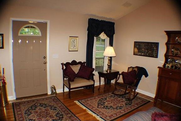 5th image of 1018 Lyonsdale Dr