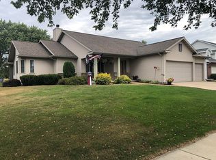2108 Meadow Grn, Stoughton, WI 53589