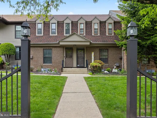 323 Gill Ln, Iselin, NJ 08830