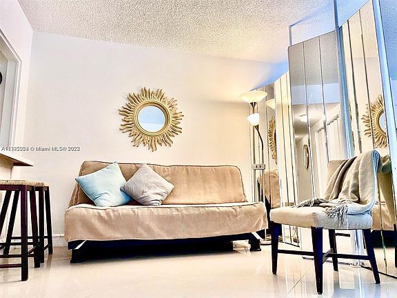 4th image of 999 Brickell Bay Dr APT 809