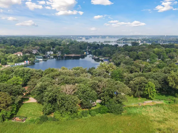 3121 Fairchild Ave, Wayzata, MN 55391