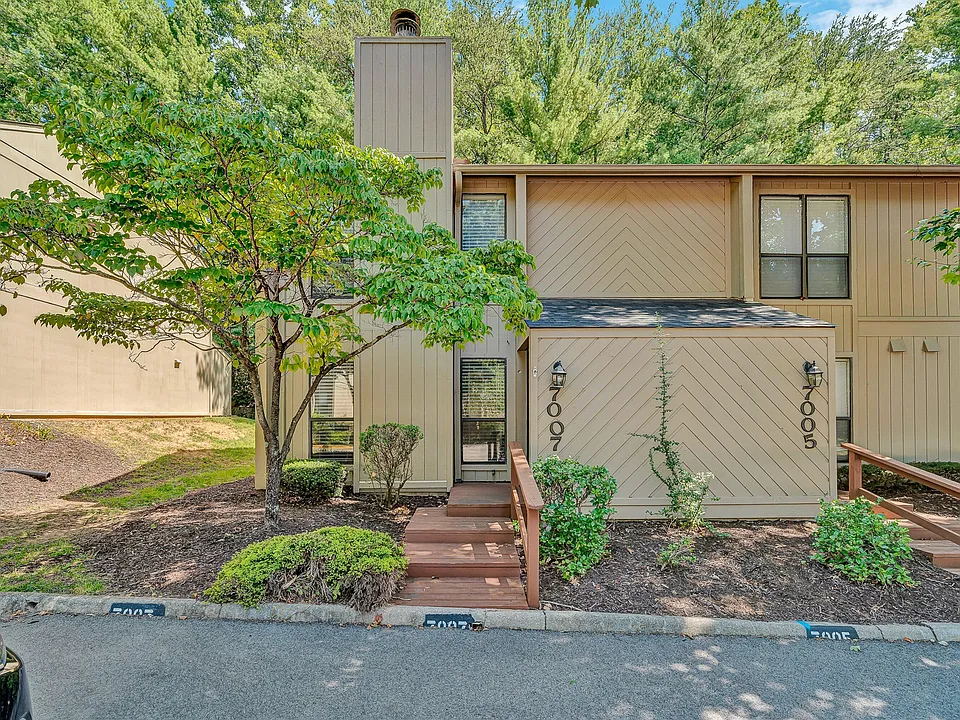 7007 Oak Ct