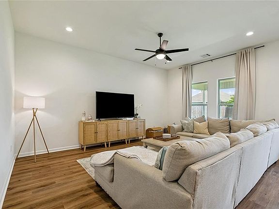 3rd image of 42148 Delacer Ln