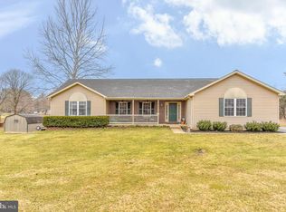 41 Lockhouse Rd, Falling Waters, WV 25419