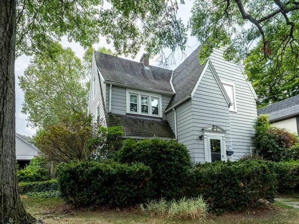 22 Liberty St, Holyoke, MA 01040