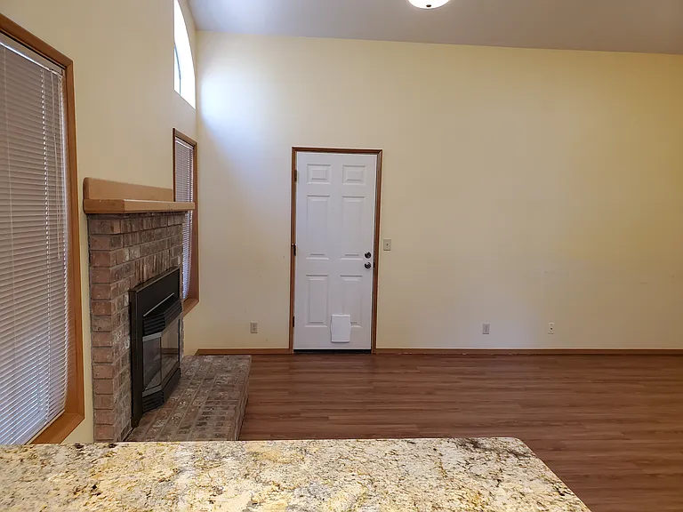 3422 Honeywood St — Photo 10
