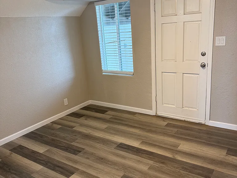131 W Lindbergh Ave #A — Photo 5