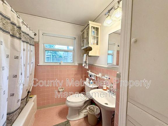 3rd image of 9450 Thornberry Ln