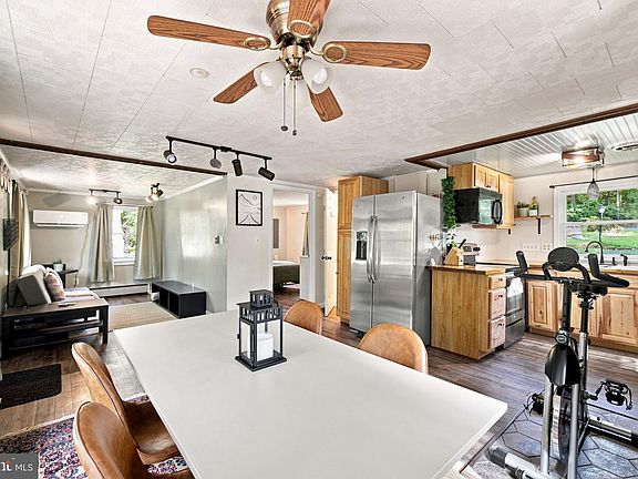 3rd image of 1454 Pin Oak Rd