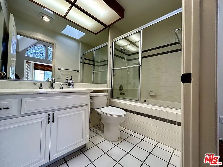 5145 Yarmouth Ave #25 — Photo 12