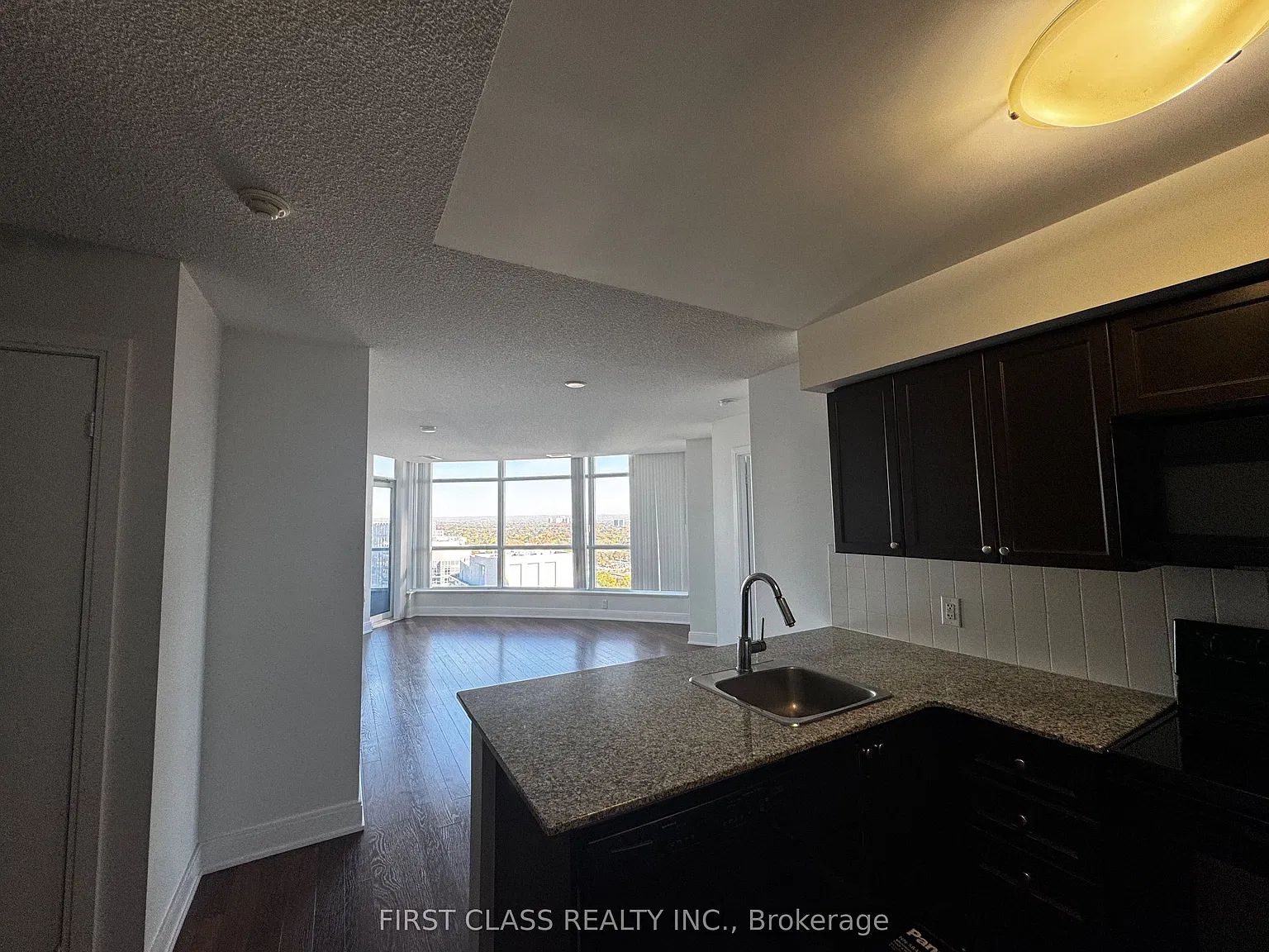 3 bed, $2,700 — Photo 4
