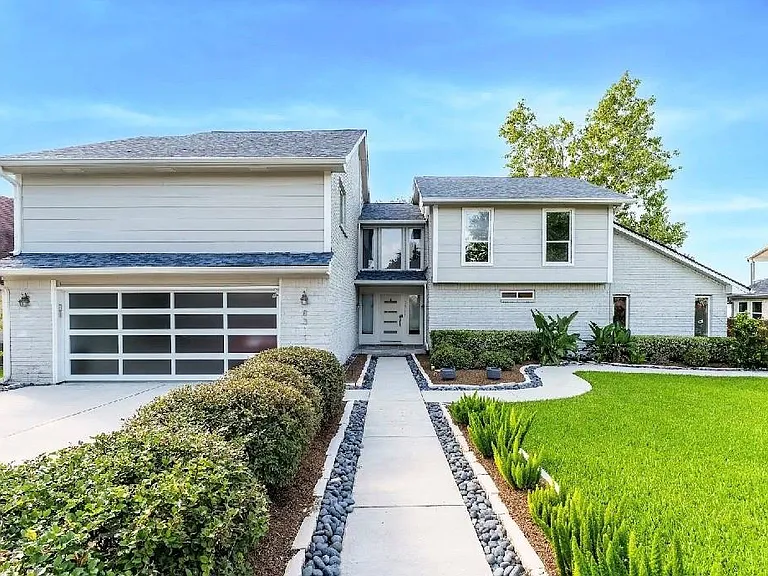 8311 Amber Cove Dr — Photo 1