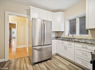 4831 W Roscoe St FLOOR 1, Chicago, IL 60641