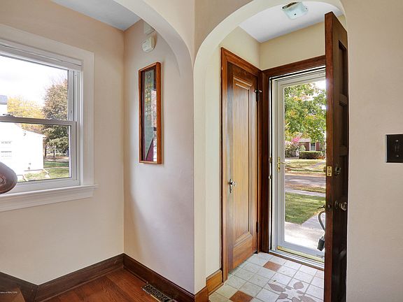 5th image of 1716 Sunnyside Ave