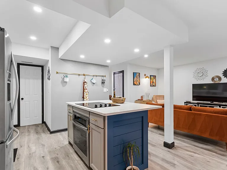 25033 Molokai Dr — Photo 21
