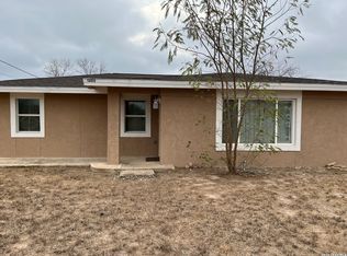 1305 N 1st St, Carrizo Springs, TX 78834