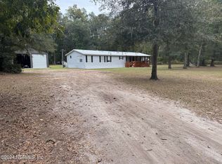 208 Tanner School Bus Rd, Florahome, FL 32140