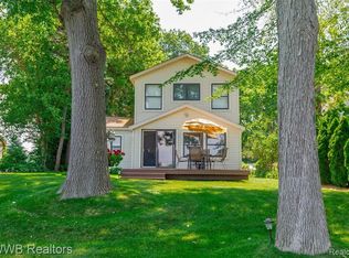 8848 Charbane Ave, White Lake, MI 48386