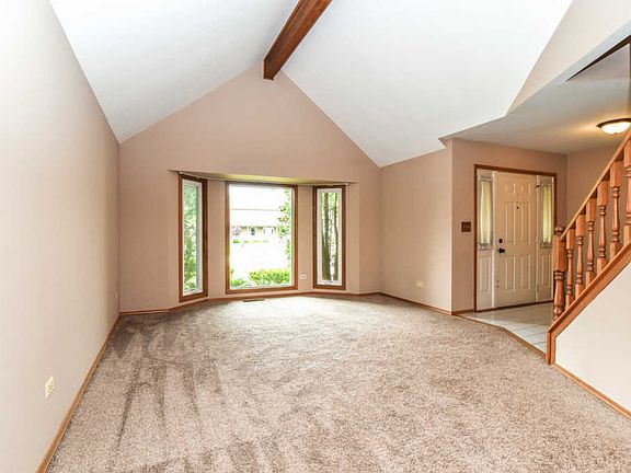 4th image of 455 Iron Horse Ct