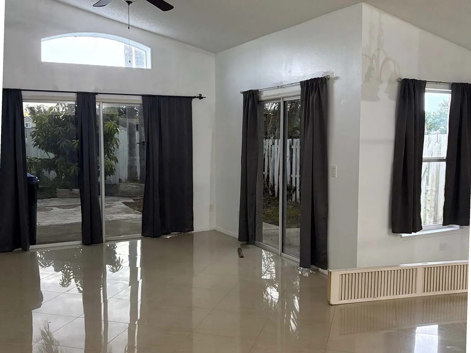 3 bed, 1368 sqft, $2,400 — Photo 3