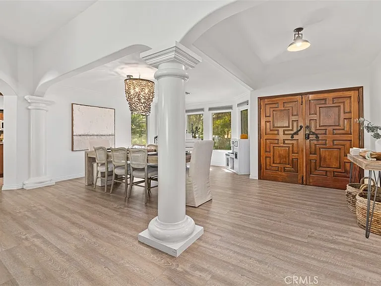 600 Cliff Dr — Photo 11
