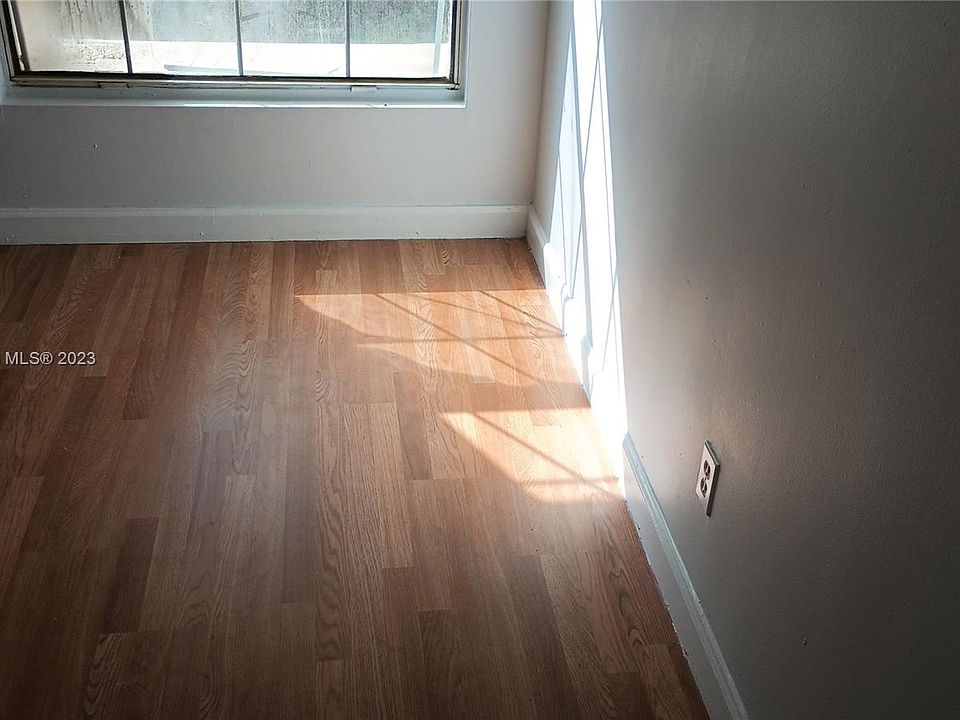 2nd image of 274 Sunshine Dr