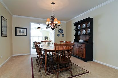 4th image of 1292 Regent Dr
