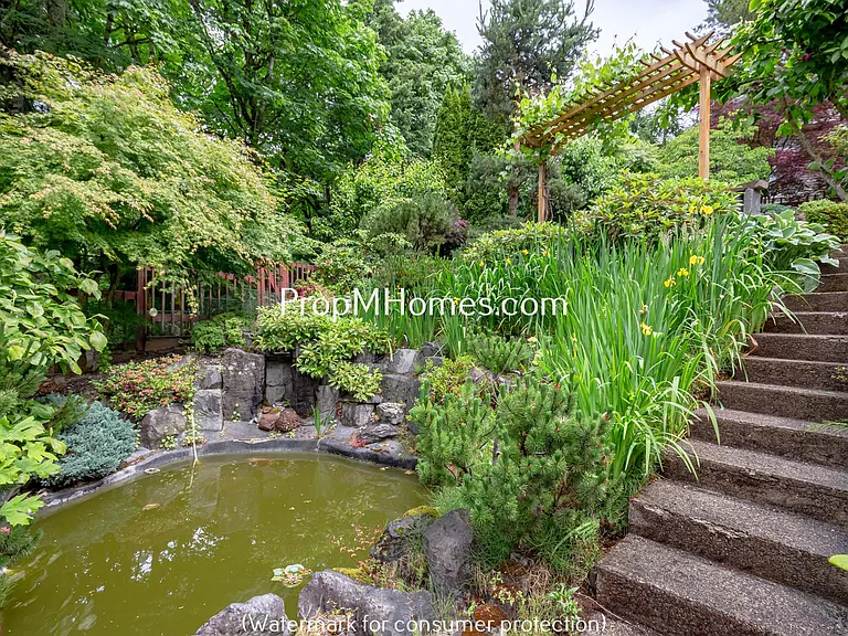 8817 NW Hazeltine St — Photo 28