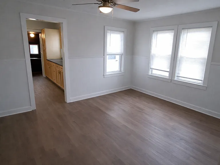 1 Maple Ave — Photo 5