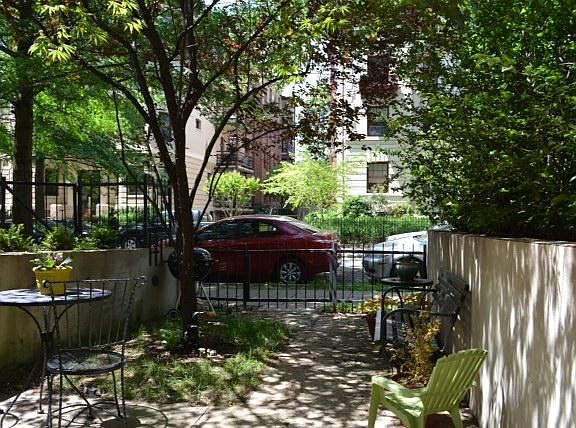 Private front patio