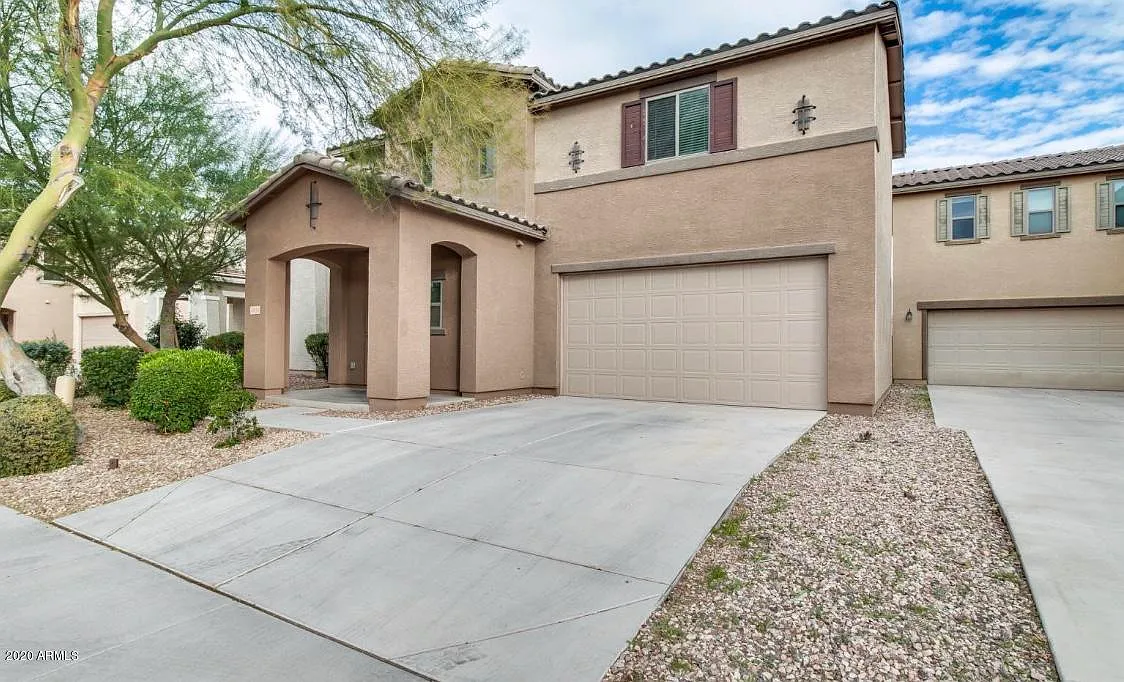 4 bed, 2.5 bath, 2173 sqft, $2,495 — Photo 1