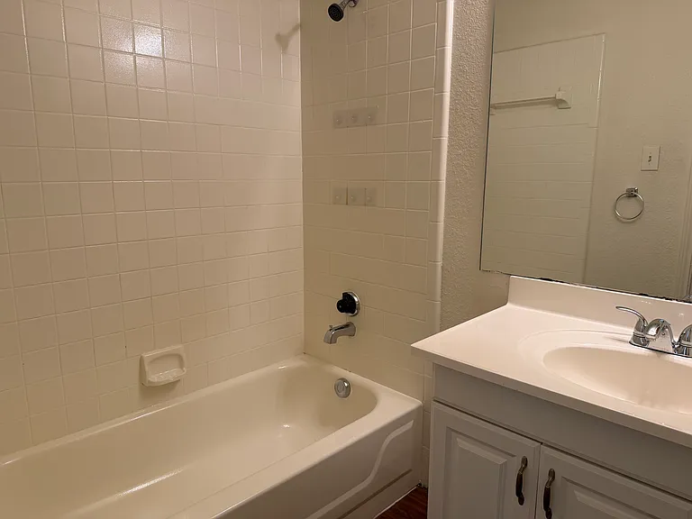 917 Dawson St — Photo 10