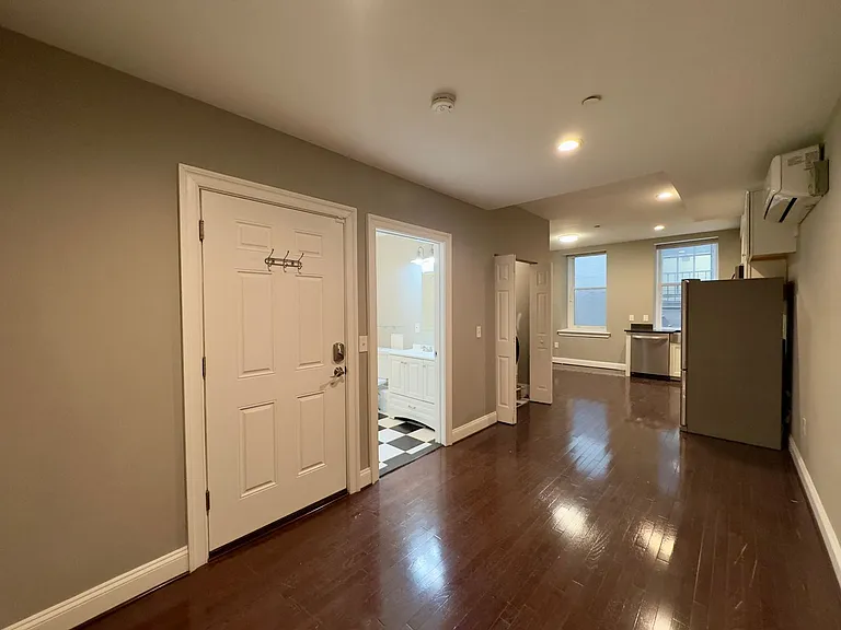 Apartment Units with In-Unit Laundry in Downtown Baltimore, MD! — Photo 17