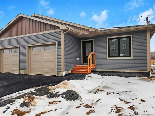93 Attenborough Dr, Fredericton, NB E3A 9R6