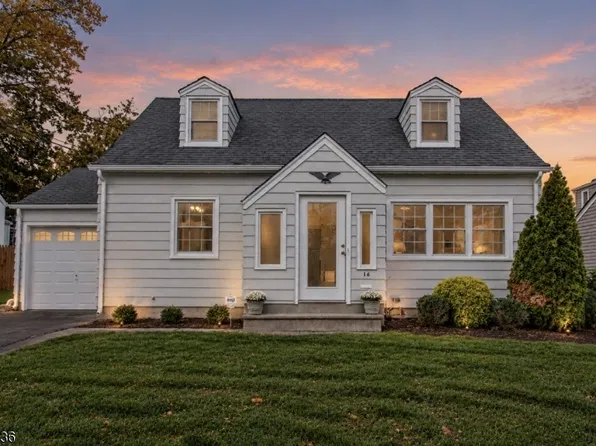 16 Orchard Dr, Clifton City, NJ 07012